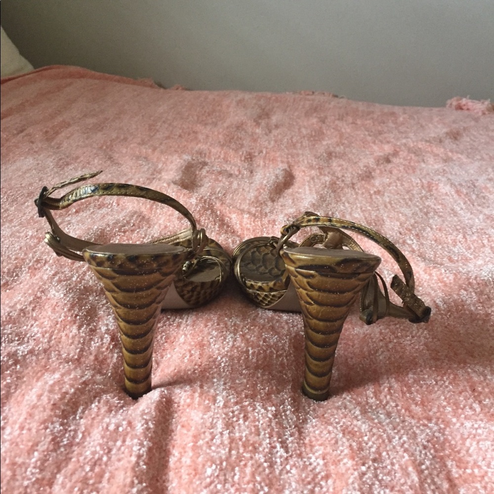 Sandals - Picture 2 of 2